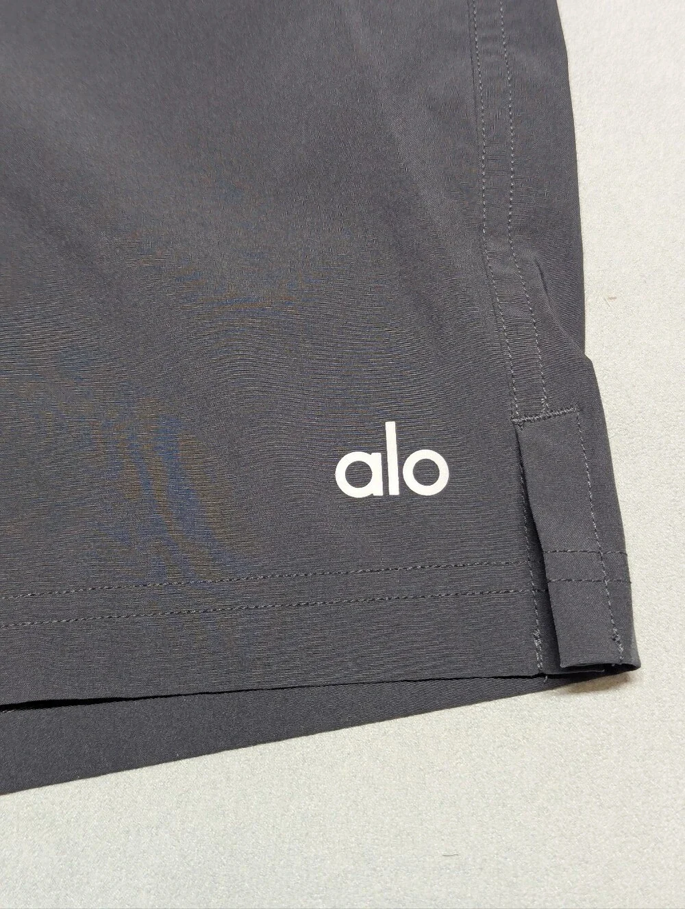 ALO Yoga Men's Triumph Restore Sweat Shorts (Dark Grey)– Size Large
